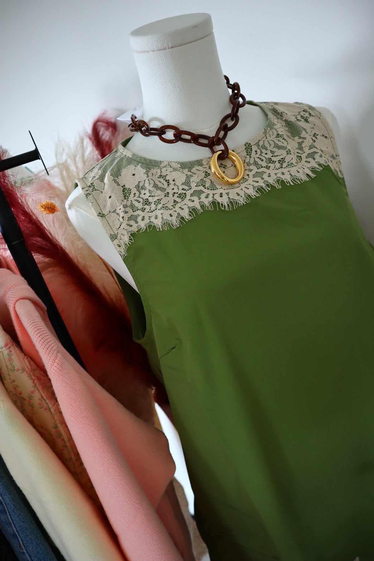 Olivetini Lace Mini