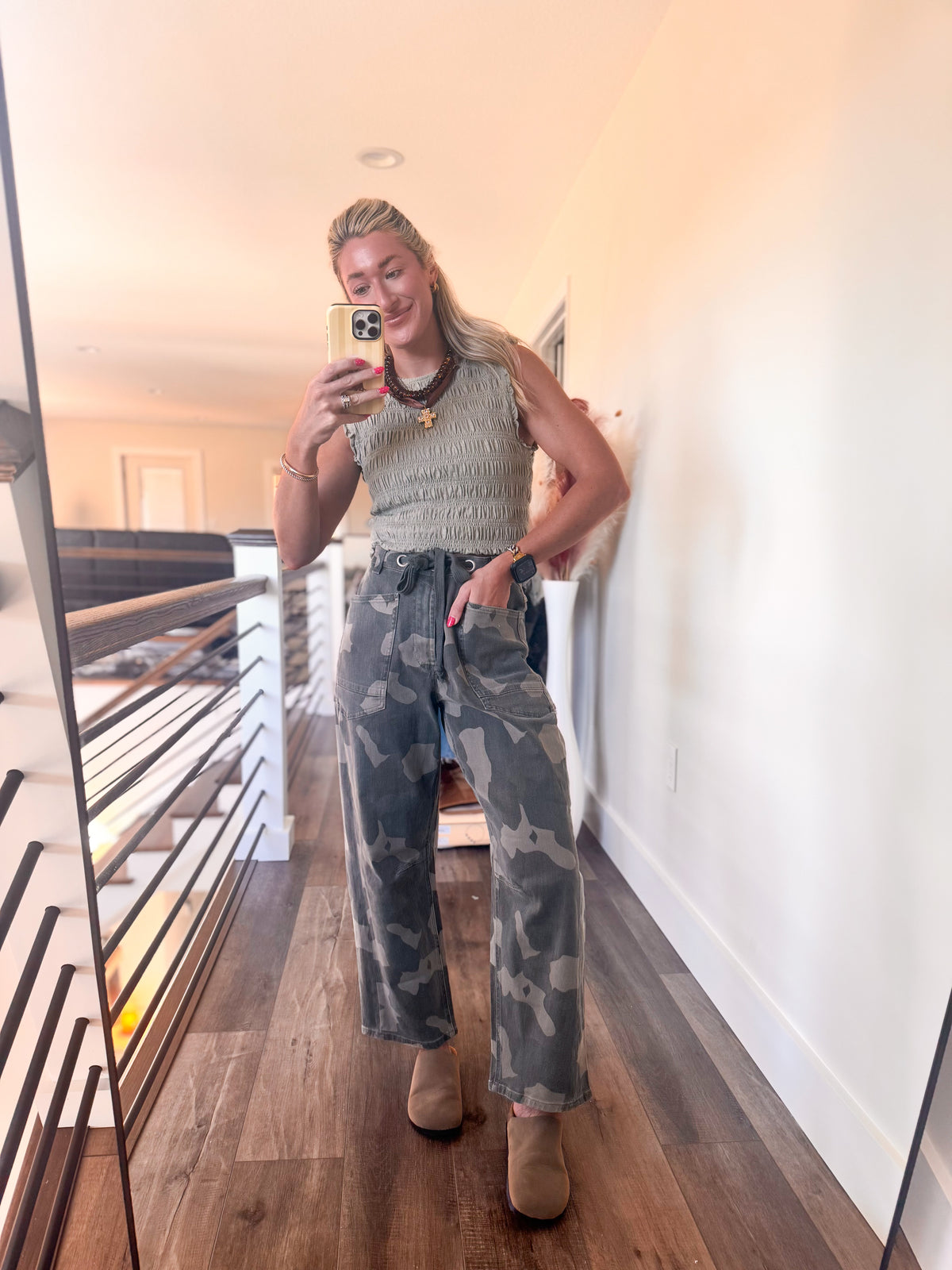 Amy Camo Barrel Jeans